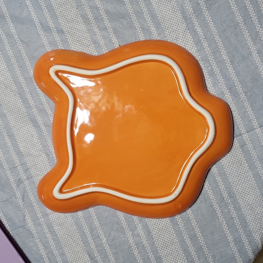 Orange Tiger-Shaped Ceramic Dish - Picture 2 of 2
